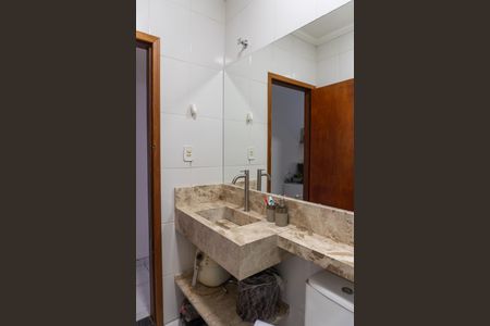 Casa para alugar com 174m², 4 quartos e 2 vagas Casa para alugar com 174m², 4 quartos e 2 vagasBanheiro da Suíte 2