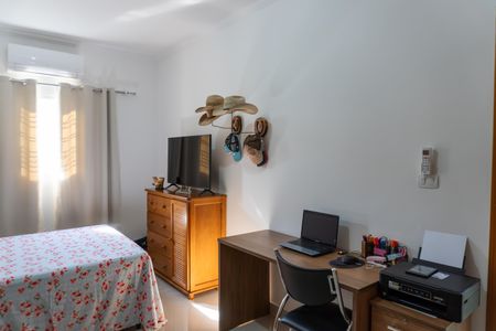 Casa para alugar com 174m², 4 quartos e 2 vagas Casa para alugar com 174m², 4 quartos e 2 vagasQuarto 2