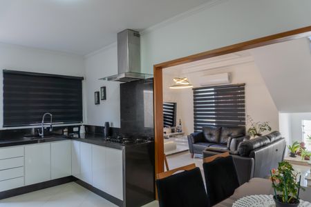 Casa para alugar com 174m², 4 quartos e 2 vagas Casa para alugar com 174m², 4 quartos e 2 vagasCozinha