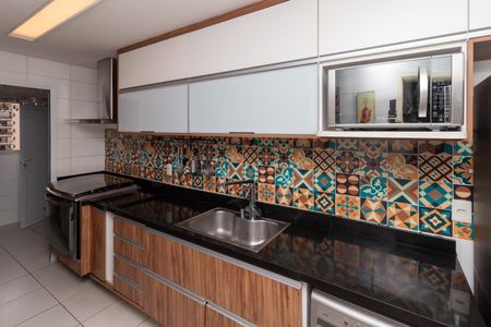 Apartamento à venda com 94m², 2 quartos e 2 vagasCozinha