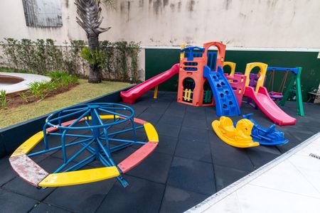 Apartamento à venda com 94m², 2 quartos e 2 vagasÁrea comum - Playground