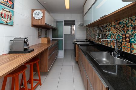 Apartamento à venda com 94m², 2 quartos e 2 vagasCozinha