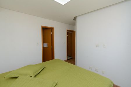 Apartamento à venda com 160m², 3 quartos e 3 vagasSuíte 2