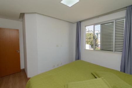 Apartamento à venda com 160m², 3 quartos e 3 vagasSuíte 2
