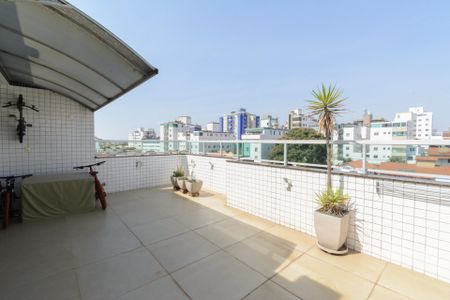 Apartamento à venda com 160m², 3 quartos e 3 vagasCobertura