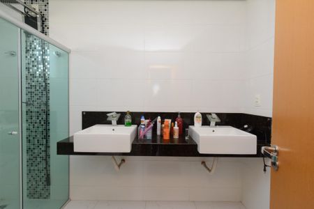 Apartamento à venda com 160m², 3 quartos e 3 vagasBanheiro da Suíte 2