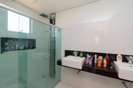 Apartamento à venda com 160m², 3 quartos e 3 vagasBanheiro da Suíte 2