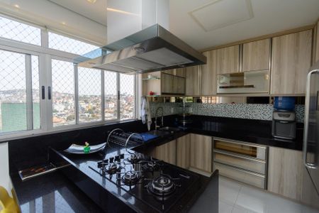Apartamento à venda com 160m², 3 quartos e 3 vagasCozinha
