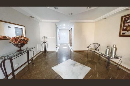 Apartamento à venda com 232m², 4 quartos e 2 vagasHall social