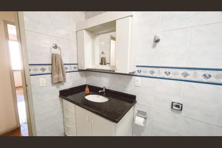 Apartamento à venda com 232m², 4 quartos e 2 vagasBanheiro Social