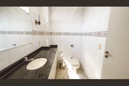 Apartamento à venda com 232m², 4 quartos e 2 vagasBanheiro da Suíte