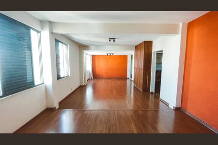Apartamento à venda com 232m², 4 quartos e 2 vagasSala