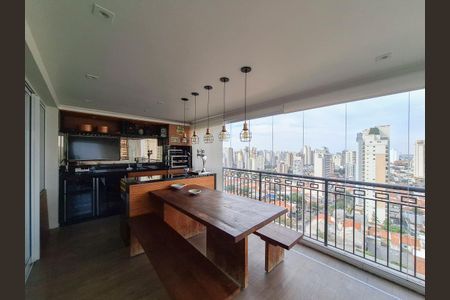 Apartamento à venda com 170m², 3 quartos e 4 vagasVaranda