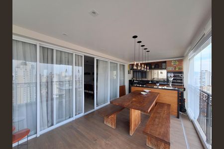 Apartamento à venda com 170m², 3 quartos e 4 vagasVaranda