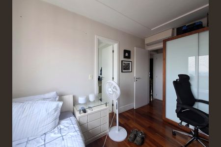 Apartamento à venda com 170m², 3 quartos e 4 vagasSuíte 1