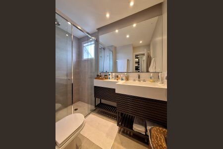 Apartamento à venda com 170m², 3 quartos e 4 vagasBanheiro da Suíte 3