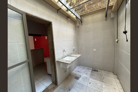 Casa à venda com 200m², 3 quartos e 1 vagaÁrea de Serviço