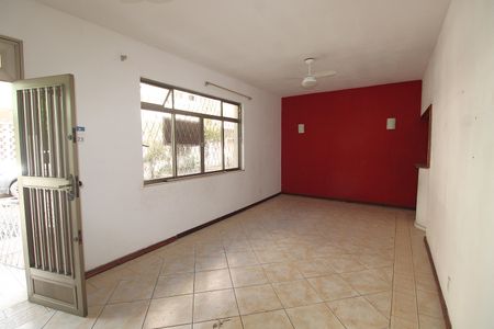 Sala de casa à venda com 3 quartos, 200m² em Cachambi, Rio de Janeiro