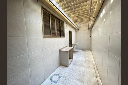 Casa à venda com 200m², 3 quartos e 1 vagaÁrea de Serviço