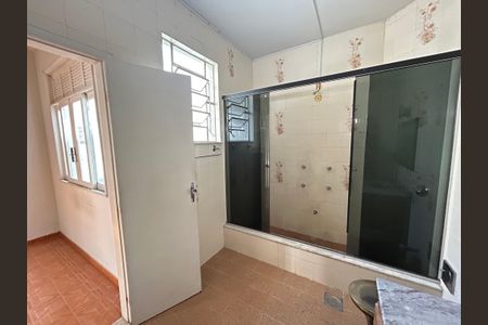Casa à venda com 200m², 3 quartos e 1 vagaBanheiro