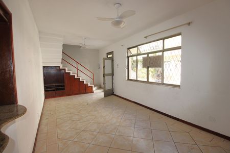 Casa à venda com 200m², 3 quartos e 1 vagaSala