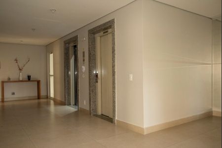 Apartamento à venda com 84m², 3 quartos e 2 vagasHall social