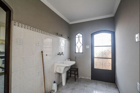 Casa à venda com 270m², 3 quartos e 4 vagasÁrea de Serviço