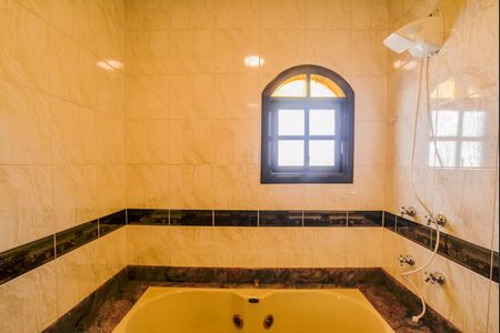 Casa à venda com 270m², 3 quartos e 4 vagasBanheiro da Suíte 3