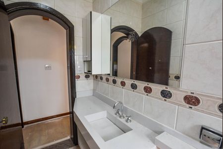 Casa à venda com 270m², 3 quartos e 4 vagasBanheiro Social