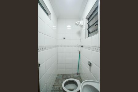 Casa à venda com 270m², 3 quartos e 4 vagasBanheiro de serviço