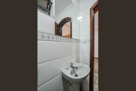 Casa à venda com 270m², 3 quartos e 4 vagasBanheiro de serviço