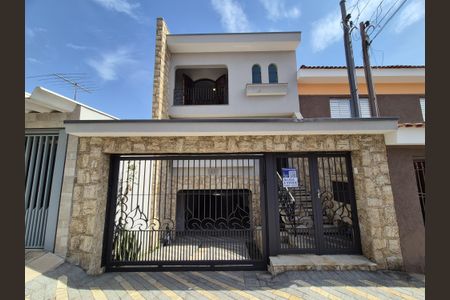 Casa à venda com 270m², 3 quartos e 4 vagasFachada