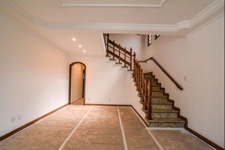 Casa à venda com 270m², 3 quartos e 4 vagasSala