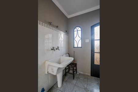 Casa à venda com 270m², 3 quartos e 4 vagasÁrea de Serviço