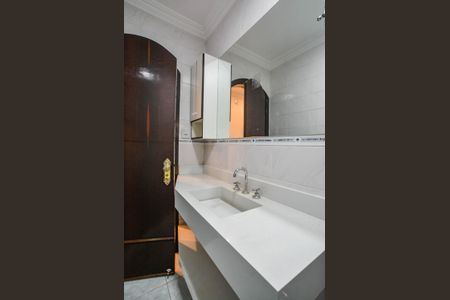 Casa à venda com 270m², 3 quartos e 4 vagasBanheiro Social