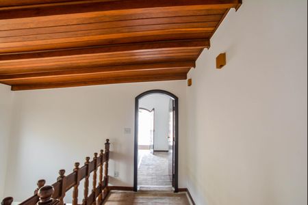 Casa à venda com 270m², 3 quartos e 4 vagasCorredor