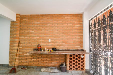 Casa à venda com 270m², 3 quartos e 4 vagasQuintal