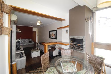 Sacada de apartamento à venda com 3 quartos, 87m² em Petrópolis, Porto Alegre