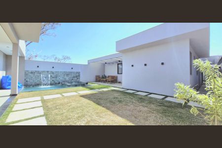 Casa à venda com 165m², 3 quartos e 4 vagas Casa à venda com 165m², 3 quartos e 4 vagasQuintal