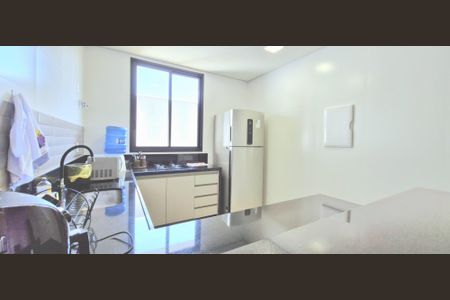 Casa à venda com 165m², 3 quartos e 4 vagas Casa à venda com 165m², 3 quartos e 4 vagasCozinha