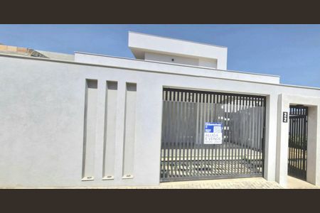 Casa à venda com 165m², 3 quartos e 4 vagas Casa à venda com 165m², 3 quartos e 4 vagasPlaca