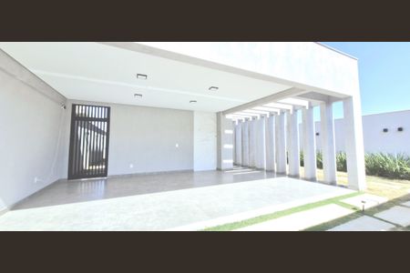 Casa à venda com 165m², 3 quartos e 4 vagas Casa à venda com 165m², 3 quartos e 4 vagasGaragem