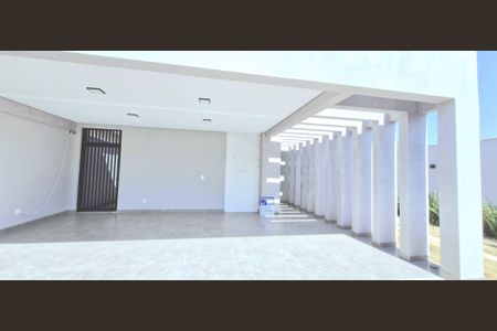 Casa à venda com 165m², 3 quartos e 4 vagas Casa à venda com 165m², 3 quartos e 4 vagasGaragem