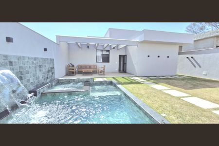 Casa à venda com 165m², 3 quartos e 4 vagas Casa à venda com 165m², 3 quartos e 4 vagasPiscina