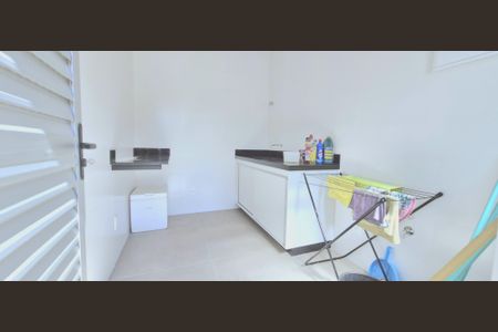 Casa à venda com 165m², 3 quartos e 4 vagas Casa à venda com 165m², 3 quartos e 4 vagasLavanderia