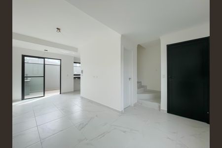 Sala de casa de condomínio à venda com 2 quartos, 68m² em Vila Osasco, Osasco