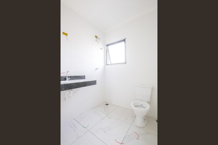 Casa de condomínio à venda com 68m², 2 quartos e 2 vagasBanheiro da Suíte 1