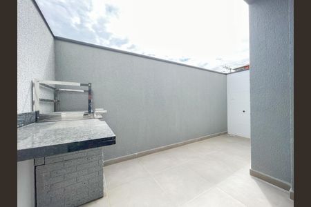 Casa de condomínio à venda com 68m², 2 quartos e 2 vagas Casa de condomínio à venda com 68m², 2 quartos e 2 vagasVaranda