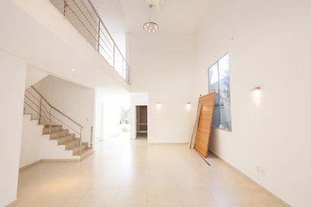 Casa de condomínio para alugar com 310m², 4 quartos e 3 vagasSala