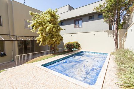 Casa de condomínio para alugar com 310m², 4 quartos e 3 vagasPiscina